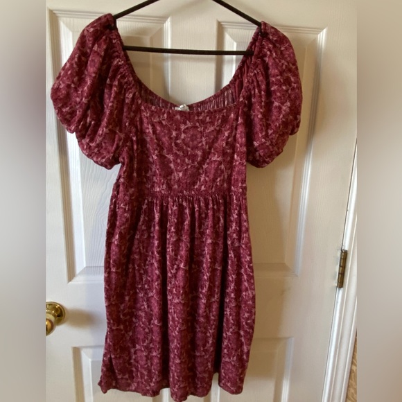 American Eagle Outfitters Dresses & Skirts - American eagle Floral Dress Size Medium